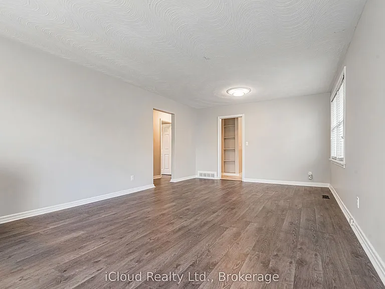 443 Emerald Ave #MAIN — Photo 8