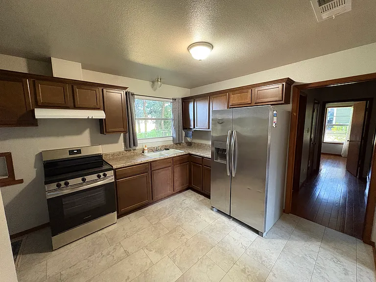 315 Ash St — Photo 8