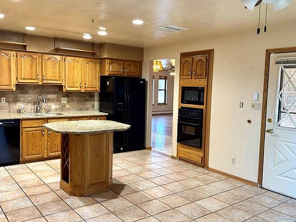 3rd image of 1408 Torchey Way