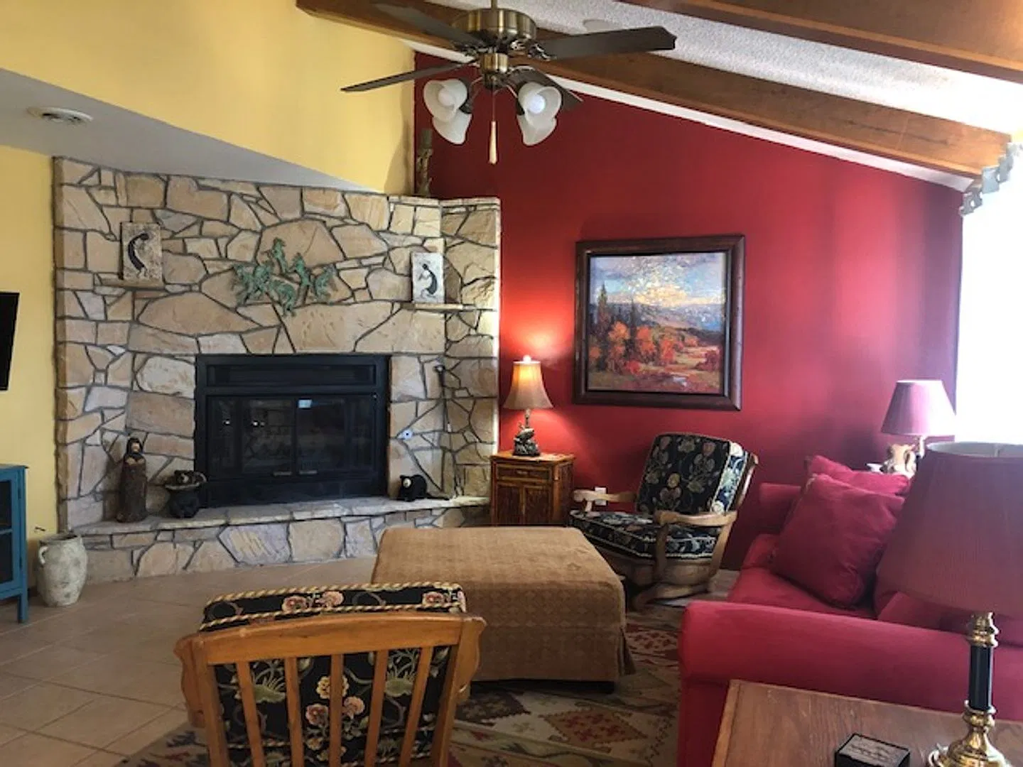 Three Bedroom Townhome in Gated Community — Photo 4