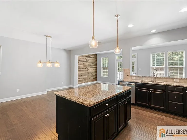 89 Isabelle Ct — Photo 13
