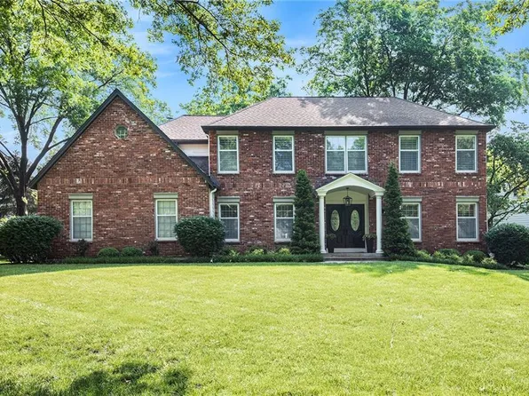 11401 Cedar St, Leawood, KS 66211