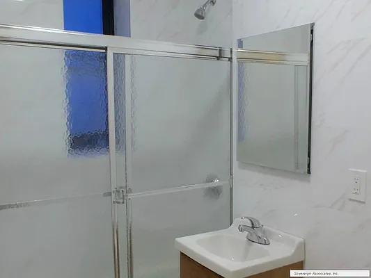 Rented by Sovereign Associates | media 22