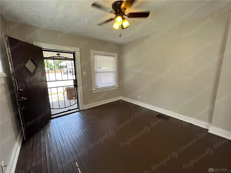 614 S Smithville Rd — Photo 7