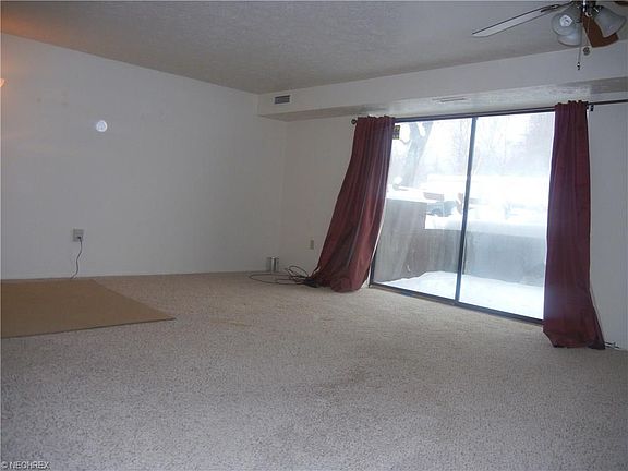 3rd image of 9550 Cove Dr Unit D13