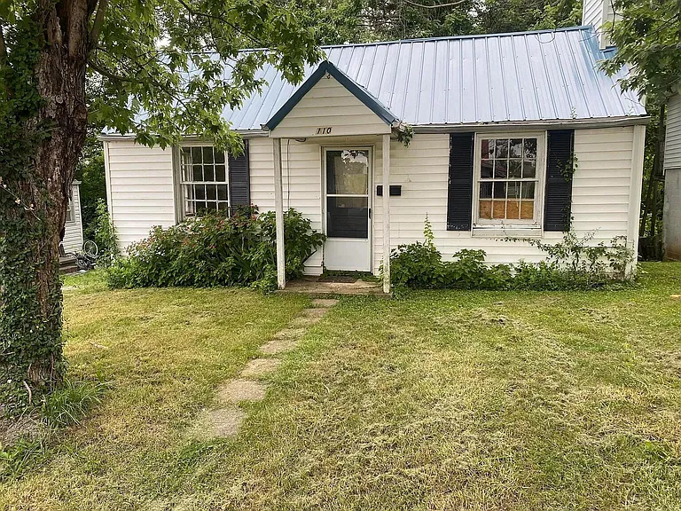 110 Lincoln St — Photo 1
