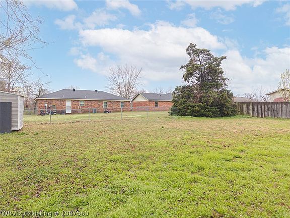 3rd image of 109 W Howard St