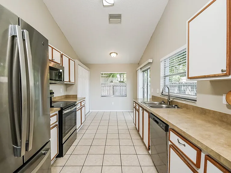 1336 Mohrlake Dr — Photo 6