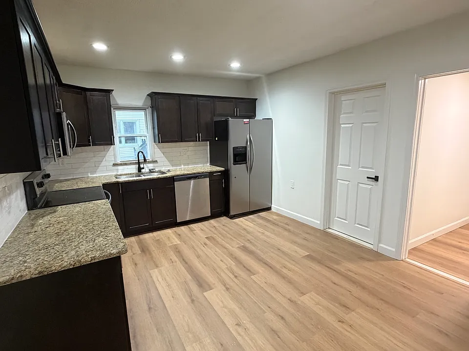 104 Greenwood St #1