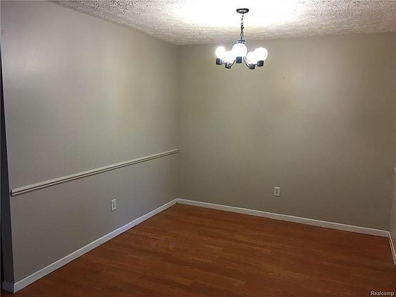 5th image of 27860 Berrywood Ln
