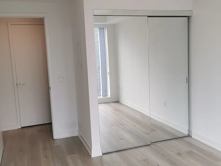 158 Front St E #821 — Photo 19