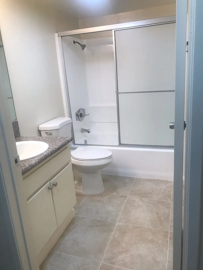 7452 Hazeltine LLC — Photo 4