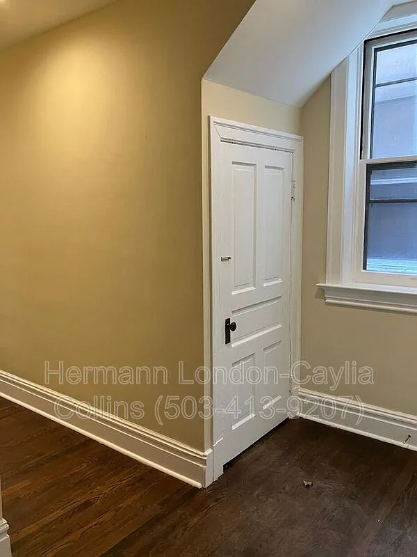 2 bed, 1.0 bath, 1250 sqft, $1,075 — Photo 2