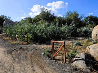 2562 Donnil Lane 5 #102-081-00, Fallbrook, CA 92028