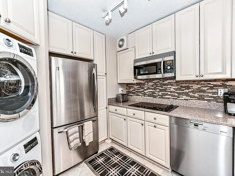900 N Stafford St #1410 — Photo 13