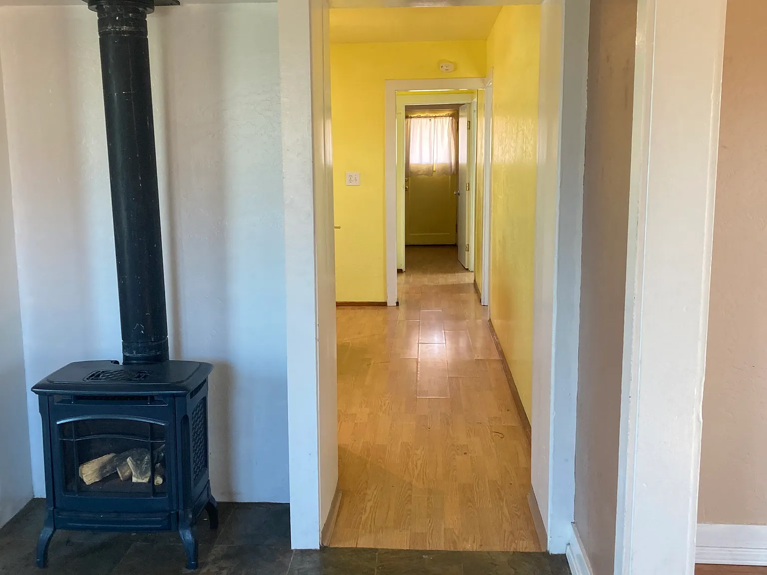 1835 Albee St — Photo 3
