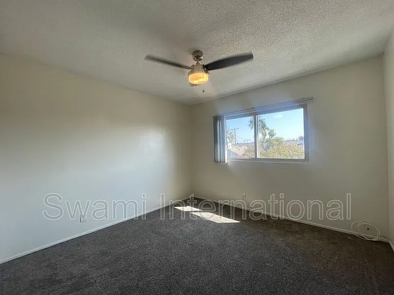 633 S Walnut St #7 — Photo 15