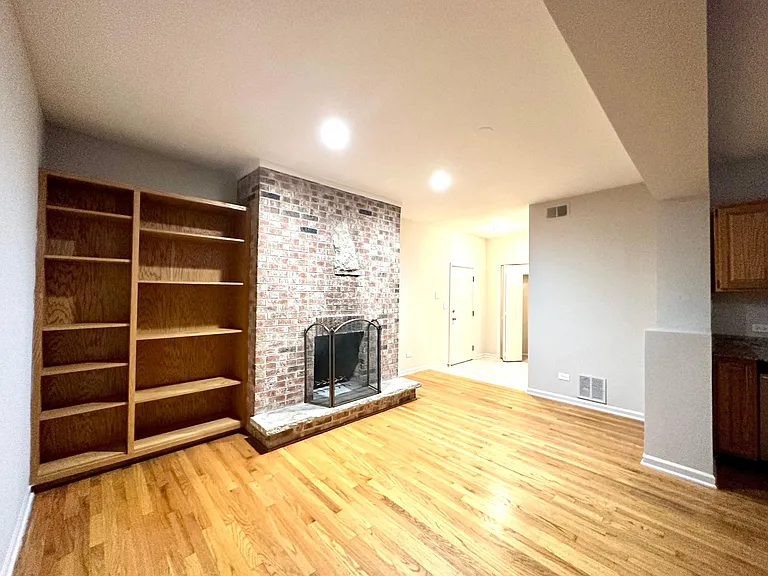 617 W Drummond Pl #GBE — Photo 8
