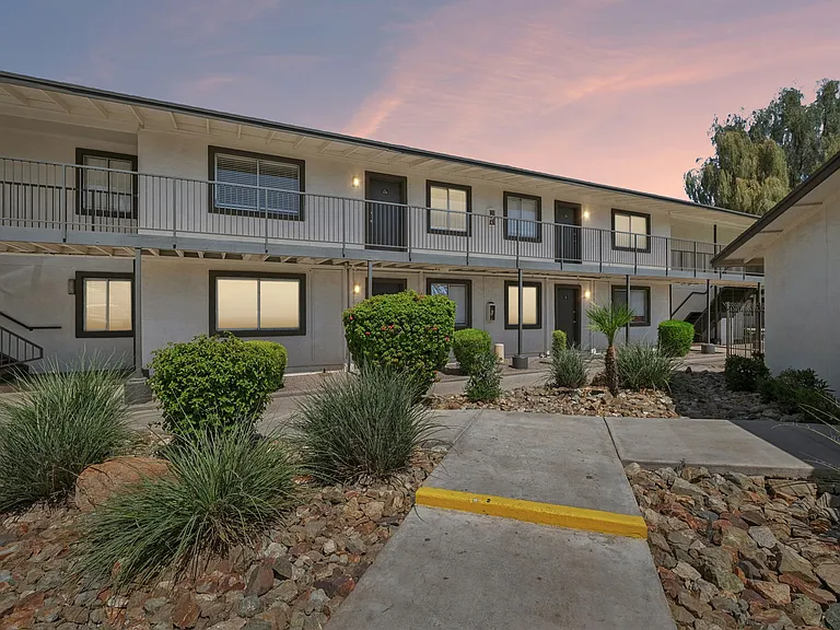 Mariposa Flats — Photo 33