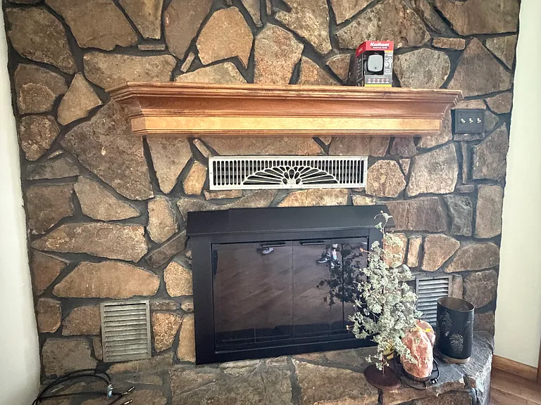 371 Greenbrier Dr — Photo 10