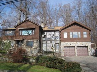 33 Jackson Rd, Mahopac, NY 10541