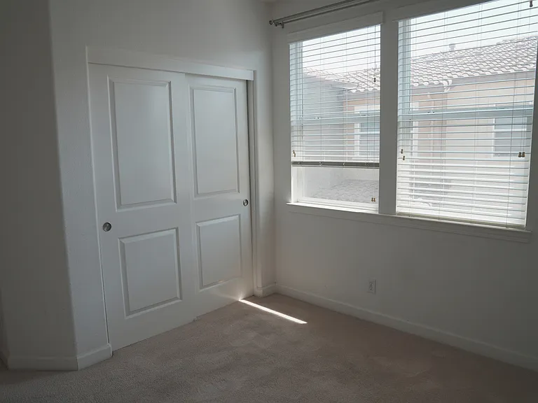932 Highland Ter — Photo 28