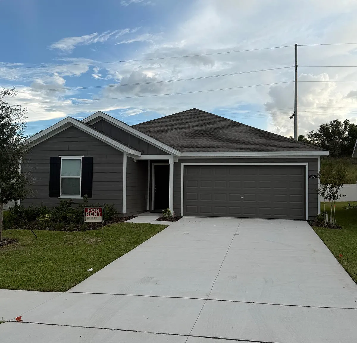 4 bed, 1985 sqft, $2,300 — Photo 1