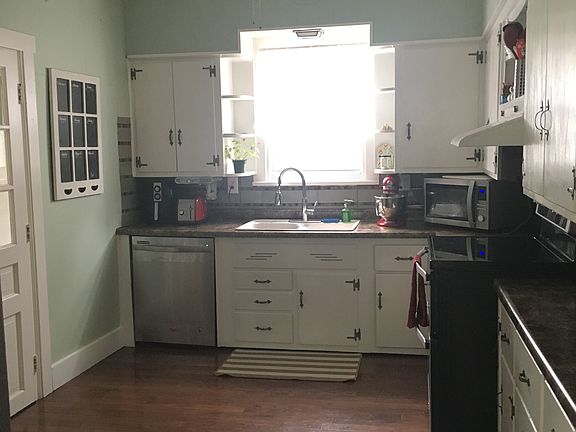 3rd image of 168 E Wood St