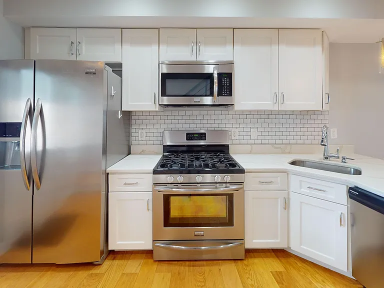 1530 Levis St NE — Photo 7