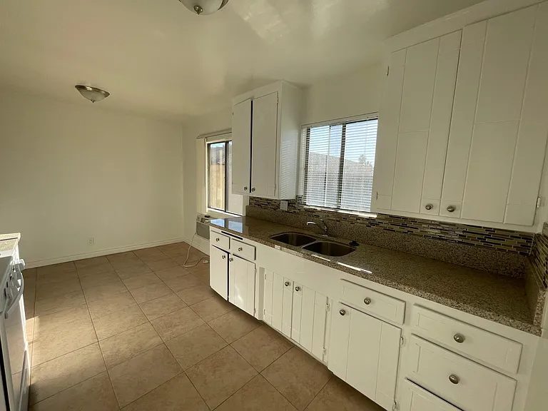 9855 Lower Azusa Rd #O — Photo 2