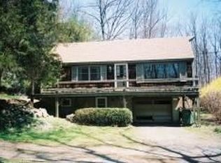 657 Sweet Hollow Rd, Bloomsbury, NJ 08804