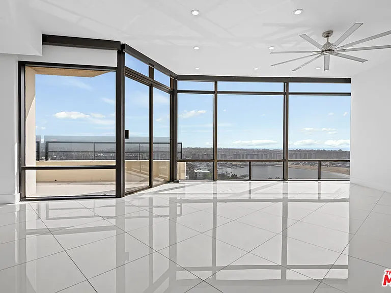 4267 Marina City Dr #Penthouse 4 — Photo 6