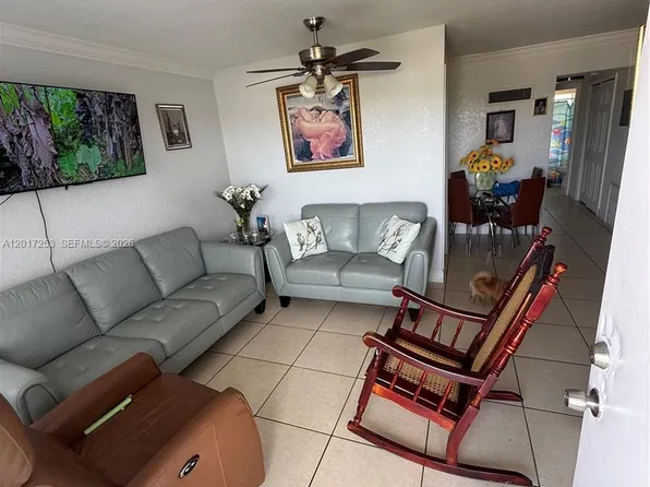 7101 SW 89th Ct APT 305, Miami, FL 33173
