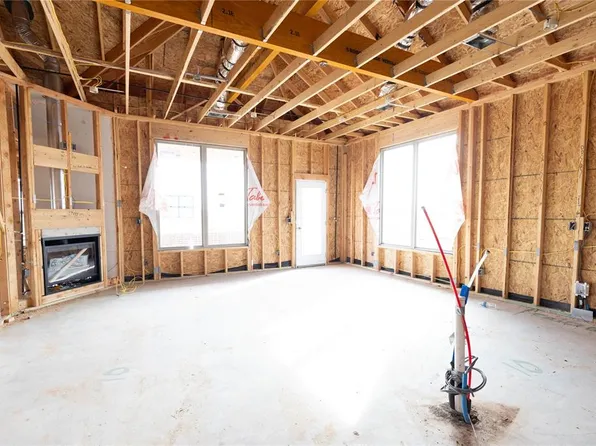 9221 NW 119th St, Yukon, OK 73099