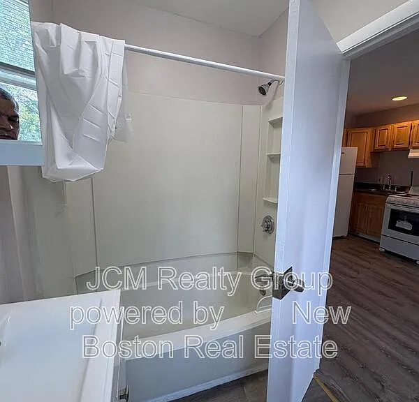 3 Sunderland St #U6 — Photo 12