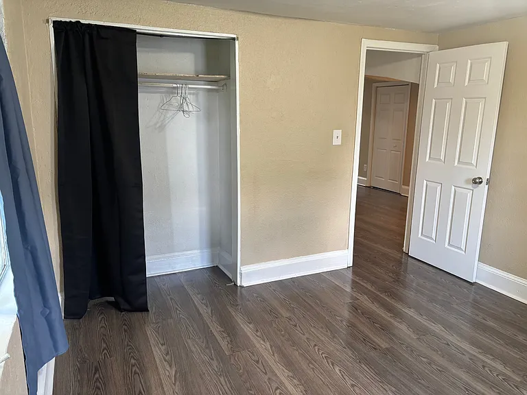 1102 Crawford St — Photo 22