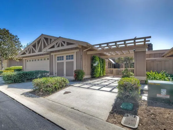 8691 Circle R Course Ln, Escondido, CA 92026