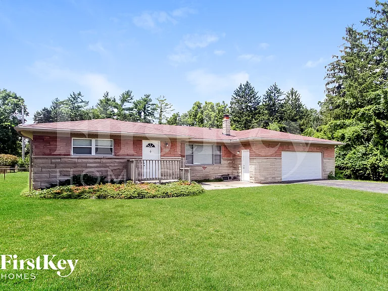 5750 Wallingwood Dr — Photo 2