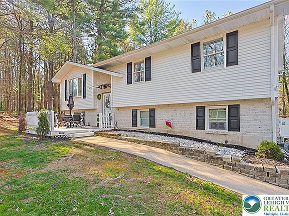 3rd image of 268 Turkey Ridge Dr