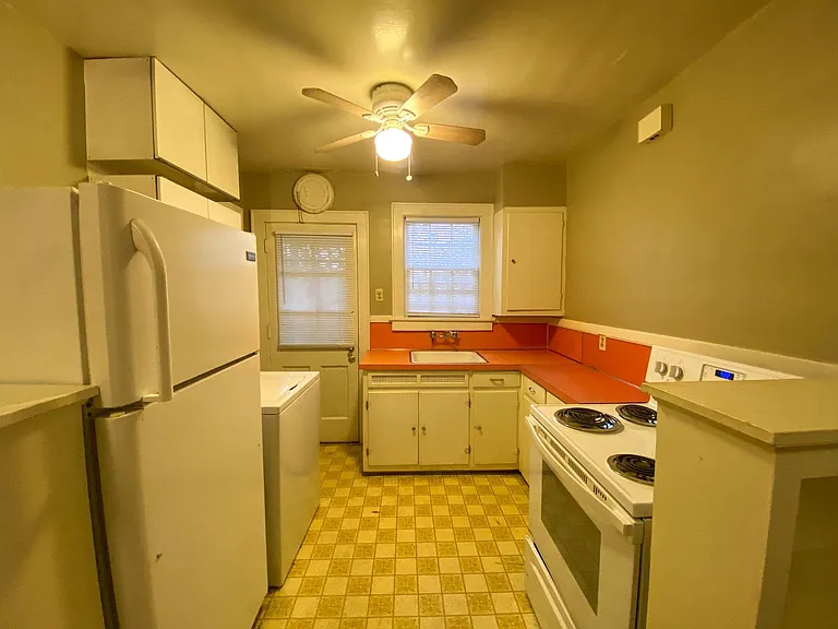 488 Ellsworth St — Photo 9