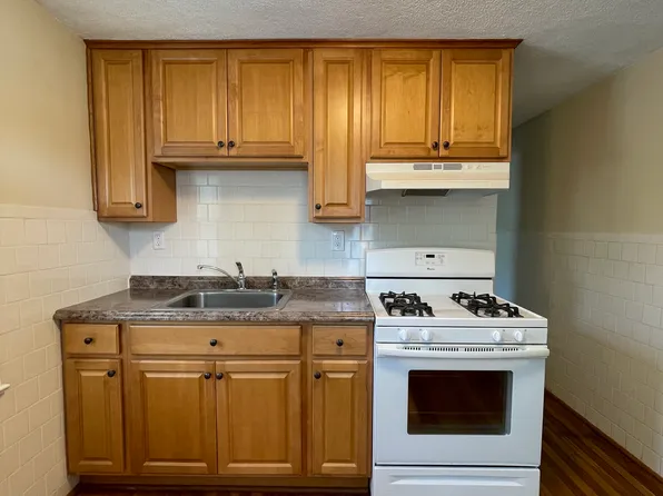 1 Tobin Rd, West Roxbury, MA 02132