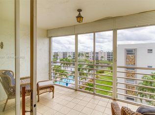 Meadowbrook, Dania Beach, FL 33004