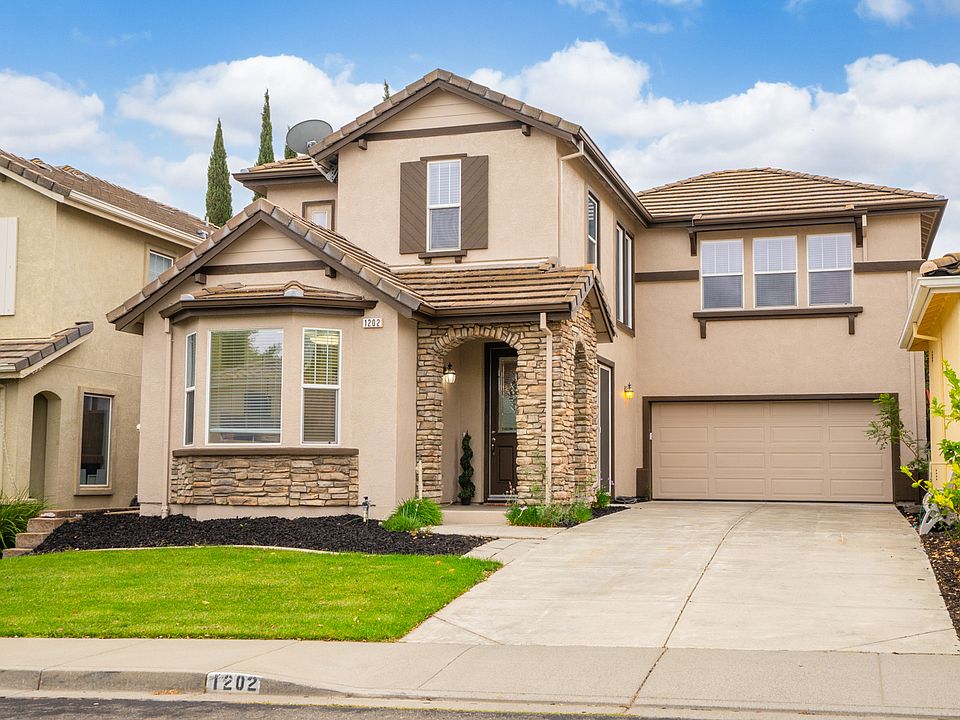 1st image of 1202 Villaggio Cir