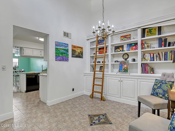 4th image of 647 Jubilee St