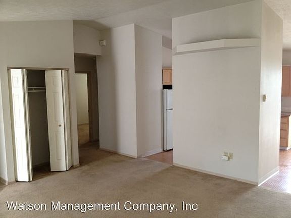 2nd image of 812 E Illinois Ave