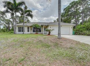 1752 SW Del Rio Blvd, Port Saint Lucie, FL 34953
