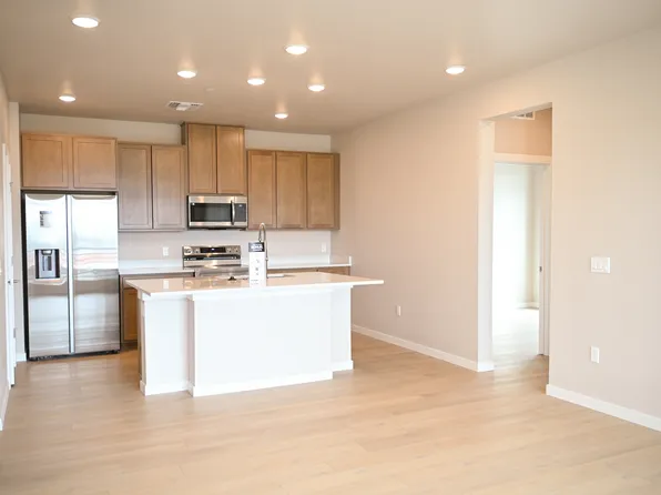 6153 N Ceylon St Unit 5-202, Denver, CO 80249
