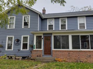 4414 Greenwood Rd, Woodstock, IL 60098