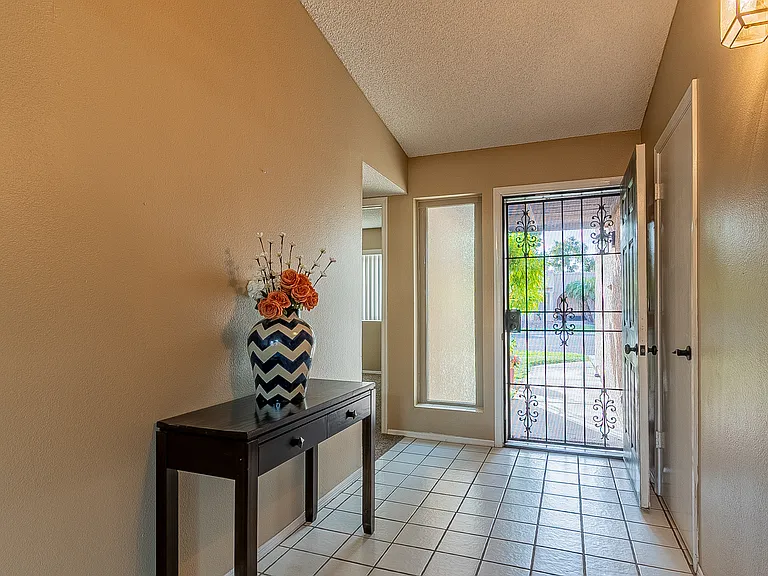10637 S Calle Raquel — Photo 36