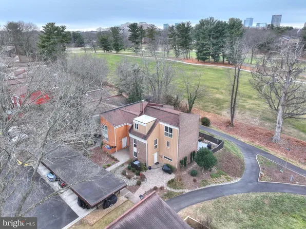 11460 Links Dr, Reston, VA 20190